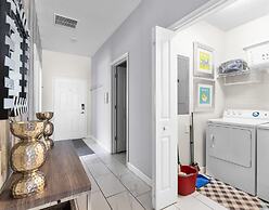 Private Pool and BBQ at Storey Lake 5BR