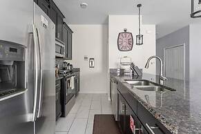 Private Pool and BBQ at Storey Lake 5BR