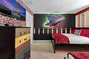 Private Pool and BBQ at Storey Lake 5BR