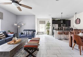 Private Pool and BBQ at Storey Lake 5BR