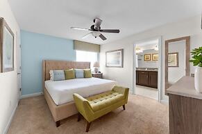 Private Pool and BBQ at Storey Lake 5BR