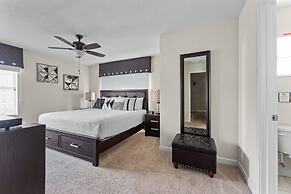 Private Pool and BBQ at Storey Lake 5BR