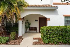 Private Pool and BBQ at Storey Lake 5BR