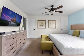 Private Pool and BBQ at Storey Lake 5BR