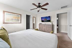 Private Pool and BBQ at Storey Lake 5BR