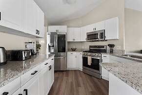 New Listing Pool and Game Room 4BR