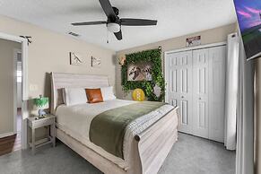 New Listing Pool and Game Room 4BR