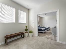 3BR up to 8 People at Champions Gate