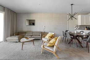 3BR up to 8 People at Champions Gate