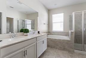 3BR up to 8 People at Champions Gate