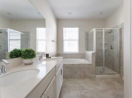 3BR up to 8 People at Champions Gate