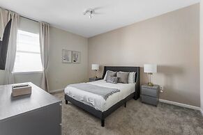 3BR up to 8 People at Champions Gate