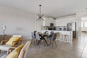 3BR up to 8 People at Champions Gate