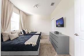 3BR up to 8 People at Champions Gate