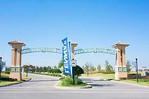 3BR up to 8 People at Champions Gate