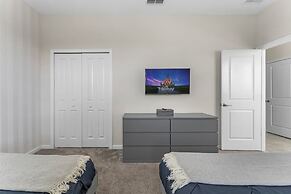 3BR up to 8 People at Champions Gate