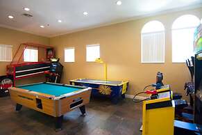 Stair-free 4BR Home for 8 - Tv210