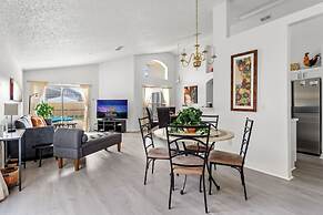 Stair-free 4BR Home for 8 - Tv210