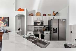 Stair-free 4BR Home for 8 - Tv210