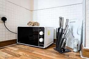 Central 3BR Home with Hot Tub Sleeps 10