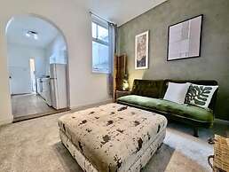 Central 3BR Home with Hot Tub Sleeps 10