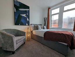 Central 3BR Home with Hot Tub Sleeps 10