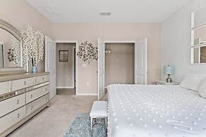 Themed Mickey Bedroom 4BR at Solterra