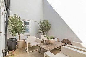 Central Snug With Patio By My Getaways