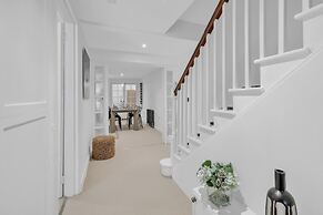 Central Snug With Patio By My Getaways