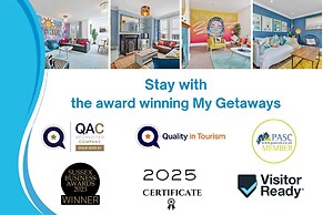 Central Snug With Patio By My Getaways