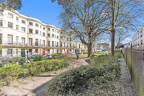 Central Snug With Patio By My Getaways