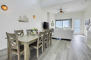 Beachfront 2BR w/ Deck, Views & Direct Sand Access Strand Way A