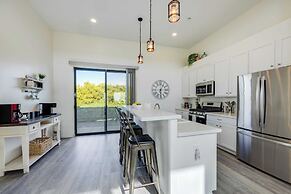 Beachfront 2BR w/ Deck, Views & Direct Sand Access Strand Way A
