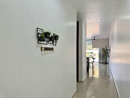 Rincon Colonial Apartments