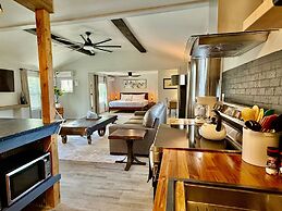 Comfortable Studio With Modern Touches 9A