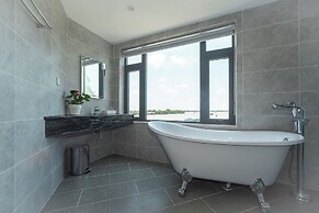 Bamboo Riverside Boutique Hotel