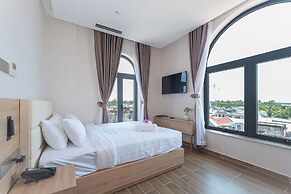 Bamboo Riverside Boutique Hotel