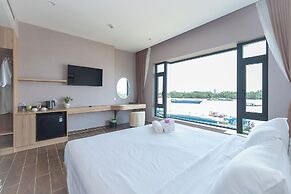 Bamboo Riverside Boutique Hotel