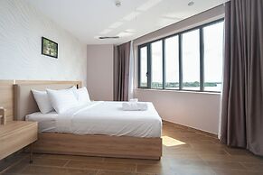 Bamboo Riverside Boutique Hotel