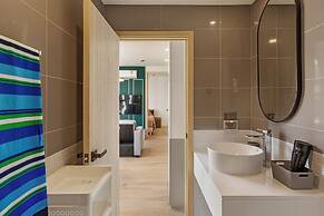 One bedroom Palmetto Condo Karon A608