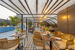 Saltstayz Premier - Paschim Vihar