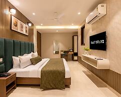 Saltstayz Premier - Paschim Vihar
