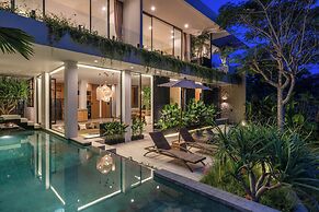 The Luminous Villa Uluwatu