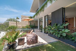The Luminous Villa Uluwatu