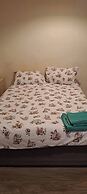 Room-charming Leicester Guest Room With