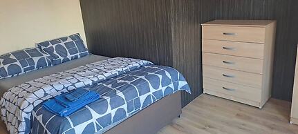 Room-charming Leicester Guest Room With