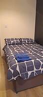 Room-charming Leicester Guest Room With