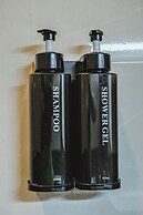 Merry Inn Luxe Suites Near KIAL