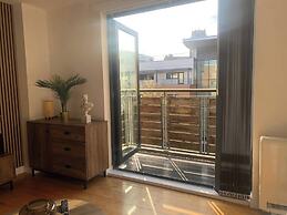 2 Bed Flat - Sleeps 6 - Parking - Wifi