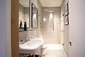 Cadogan Square - 2 Bedroom Apartment V